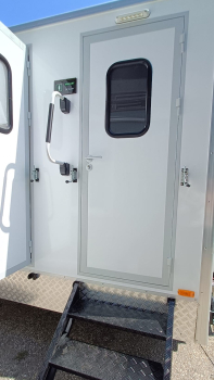 Toilett Trailer PTS5904 mit 4 Kabinen
